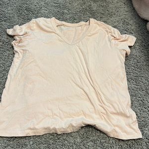 Women’s tee.
